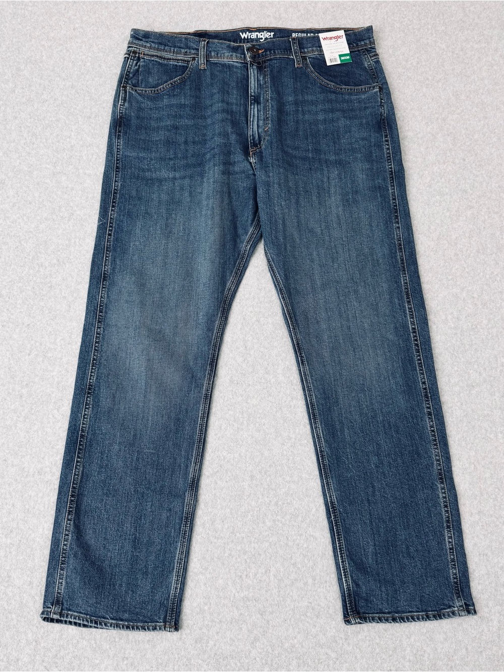 Wrangler Mens Jeans 38X30 Blue Stretch Denim Straight Leg Regular Fit Casual NWT